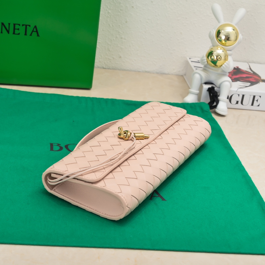 Bottega Veneta Clutch Bags